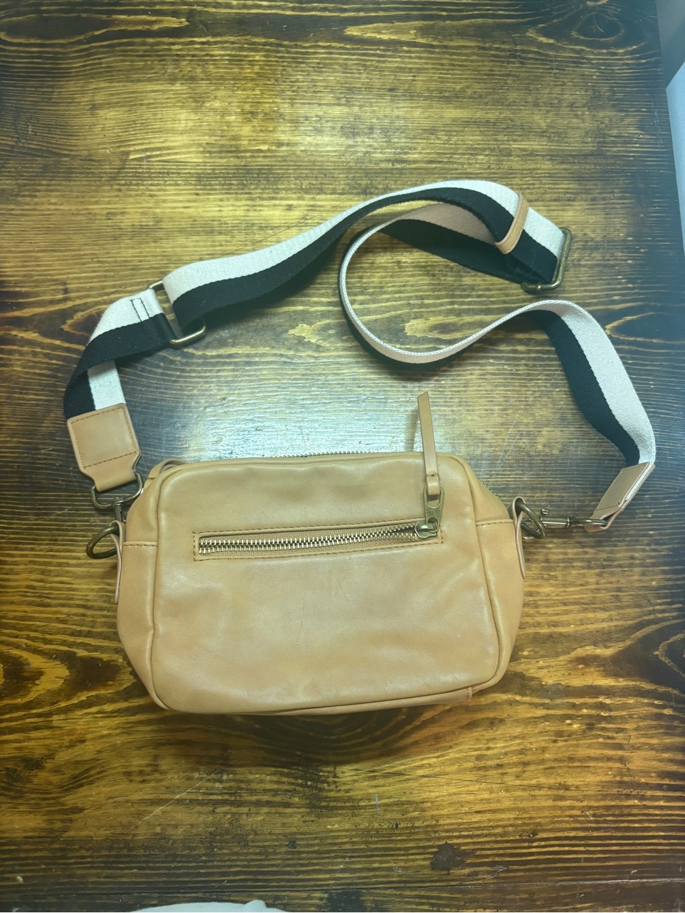 Universal Thread Tan Crossbody Purse
